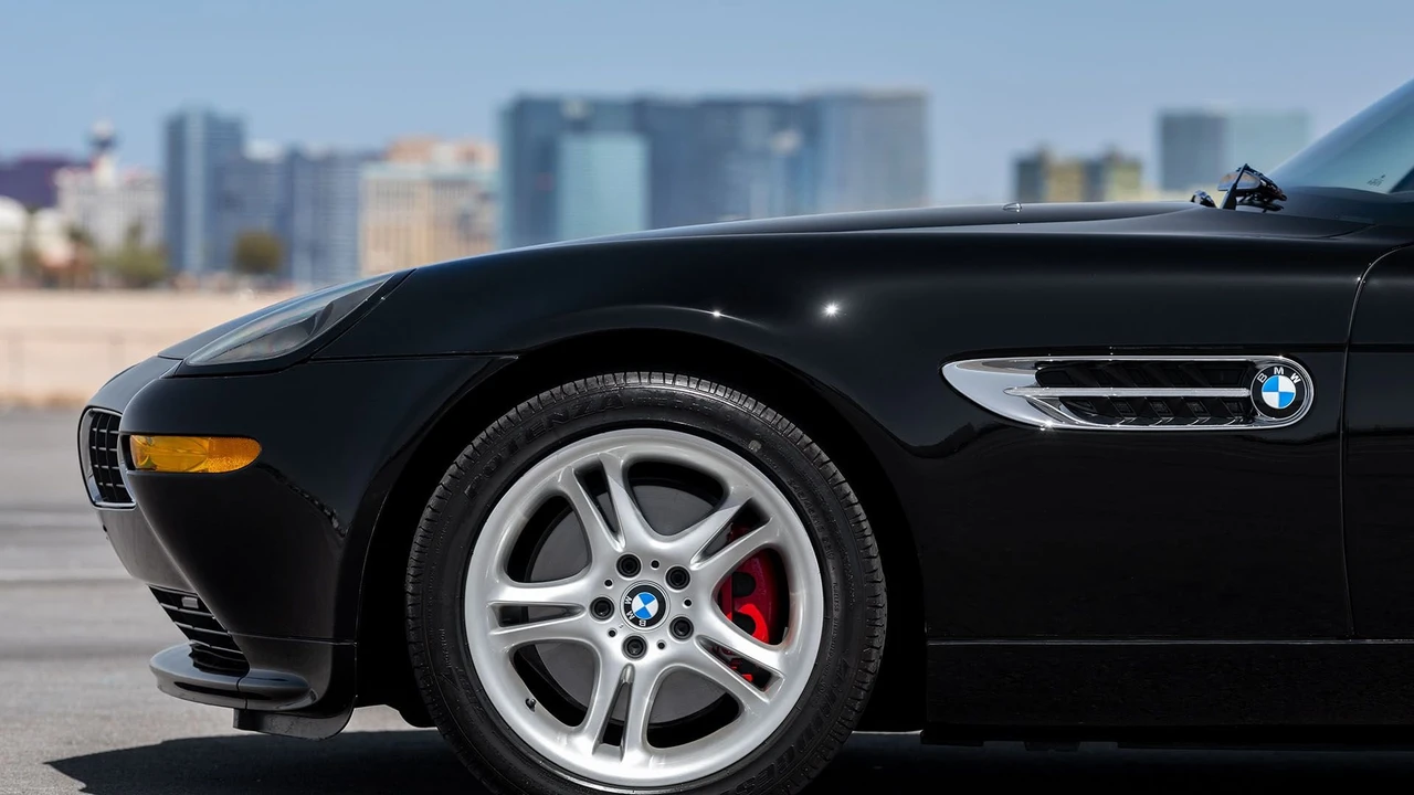 2001 BMW Z8 - Image 23 of 31