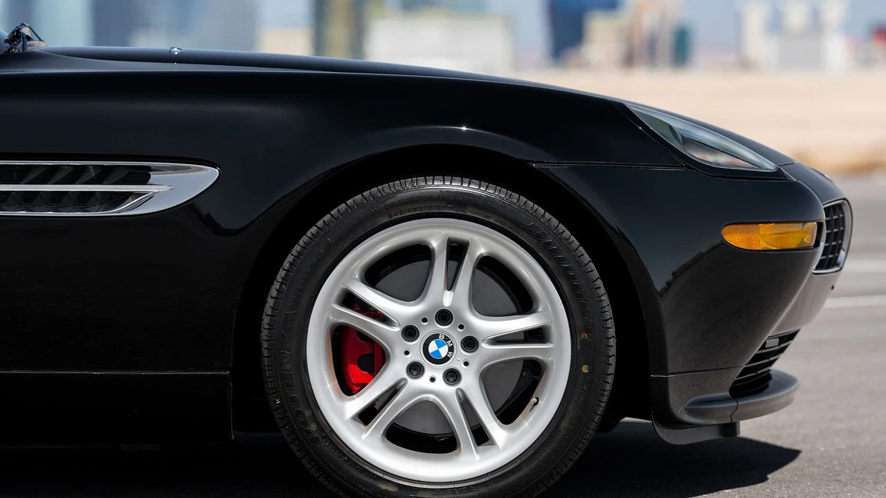 2001 BMW Z8 - Image 19 of 31