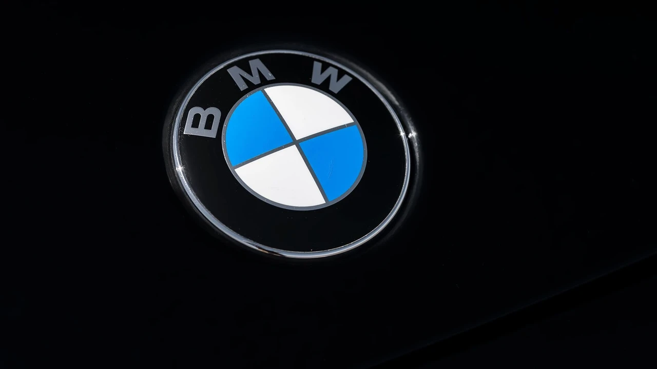 2001 BMW Z8 - Image 15 of 31
