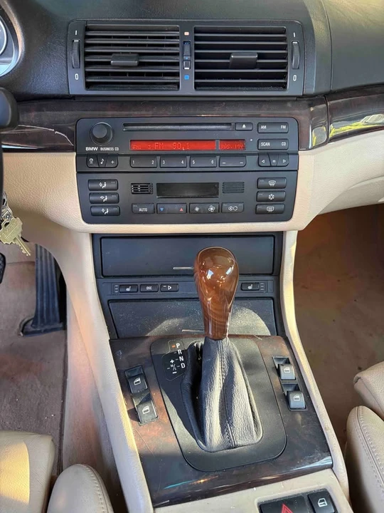 2001 BMW E46 330i & 330Ci - Image 9 of 10