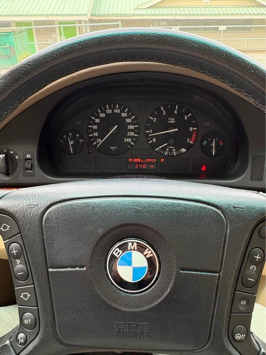2001 BMW E39 5 Series - Image 11 of 12