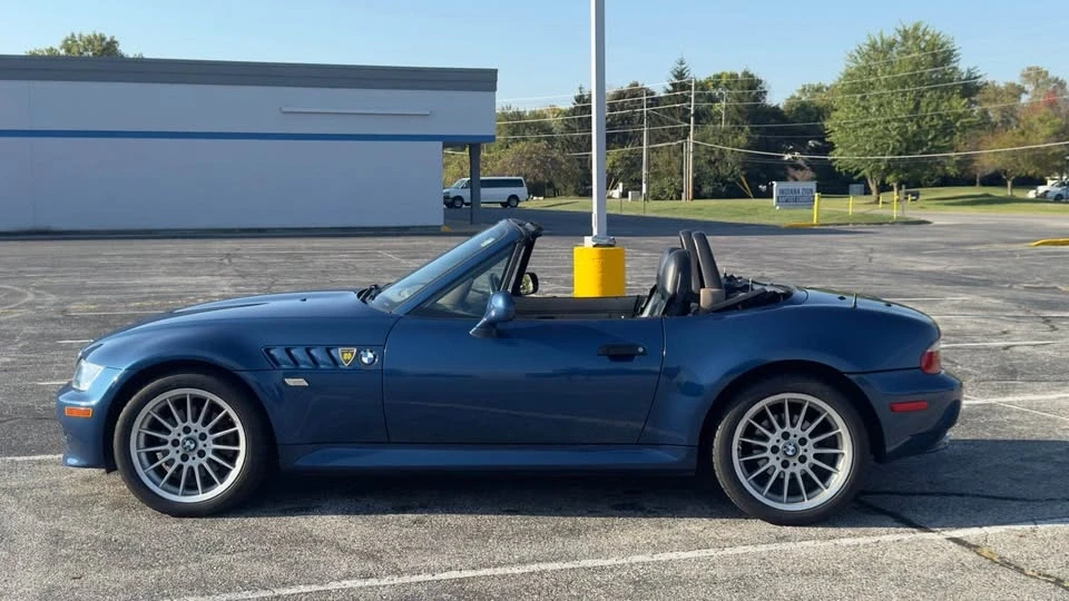 2001 BMW Z3 Roadster - Image 2 of 10