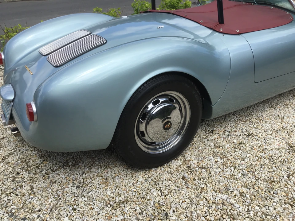 2001 Porsche 550 - Image 14 of 31