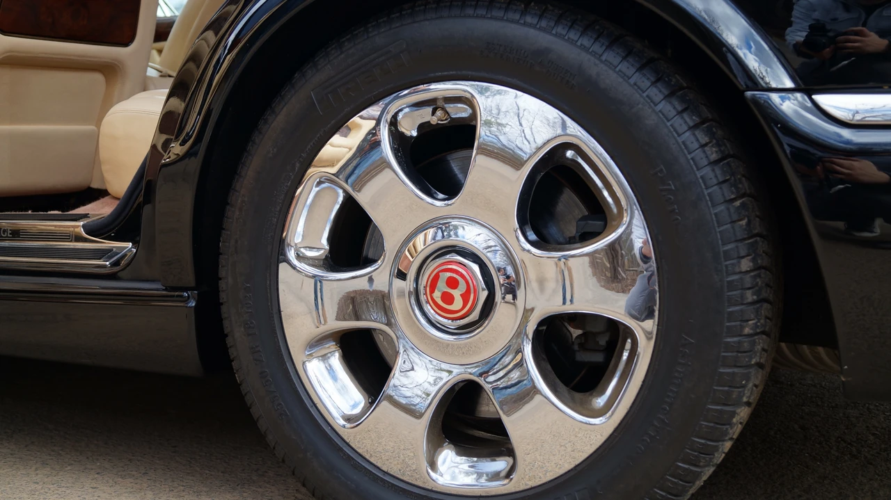 2001 Bentley Arnage - Image 16 of 31