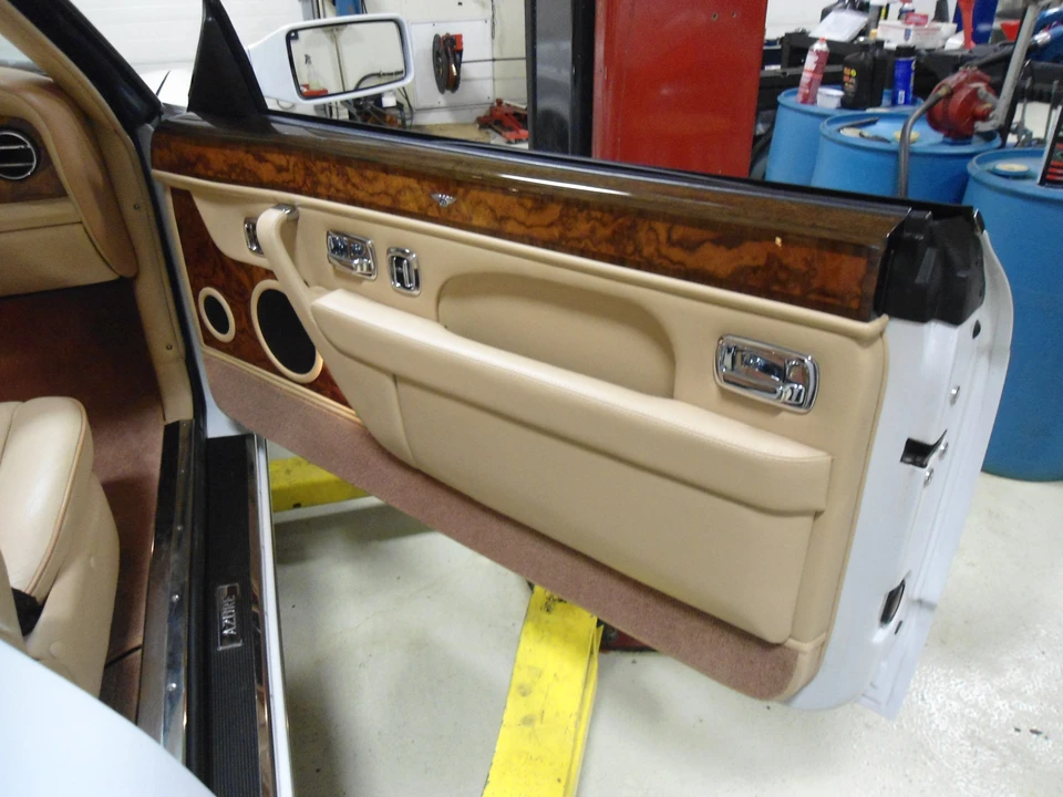 2001 Bentley Azure 1st Gen - Image 24 of 31