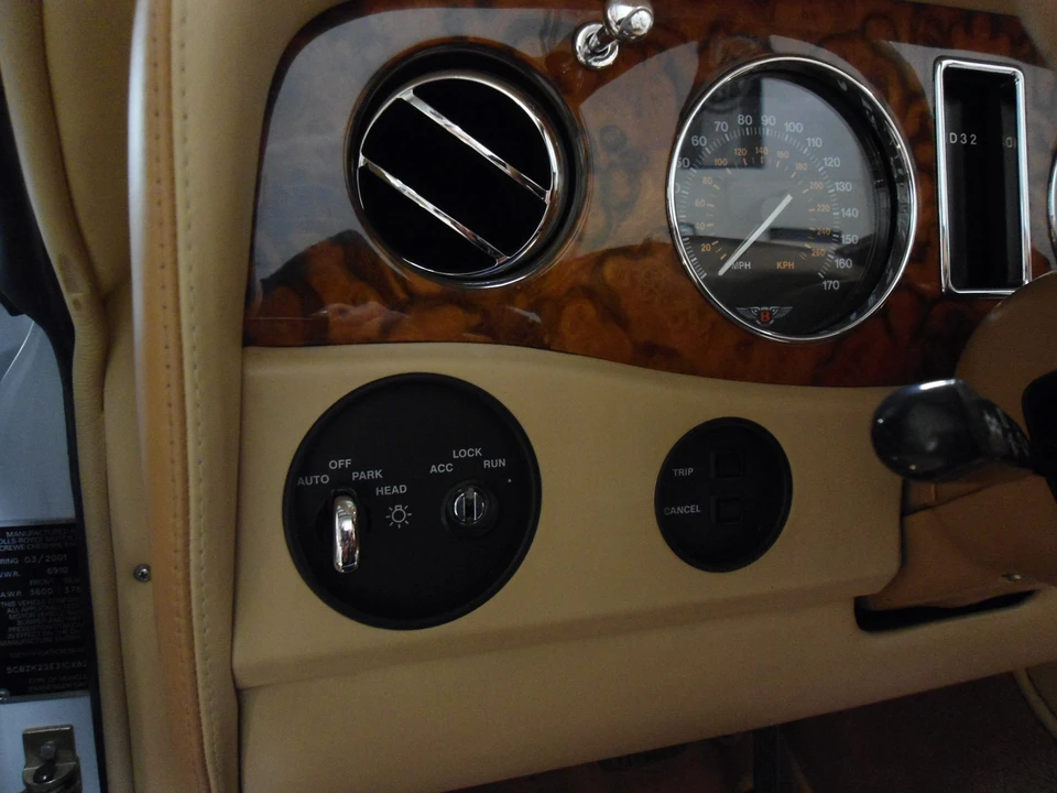 2001 Bentley Azure 1st Gen - Image 26 of 31