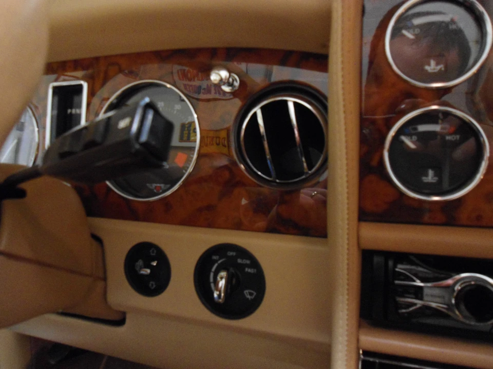 2001 Bentley Azure 1st Gen - Image 29 of 31