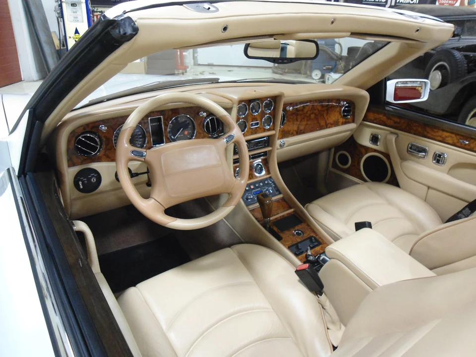 2001 Bentley Azure 1st Gen - Image 18 of 31