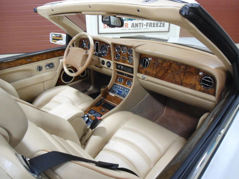 2001 Bentley Azure 1st Gen - Image 19 of 31