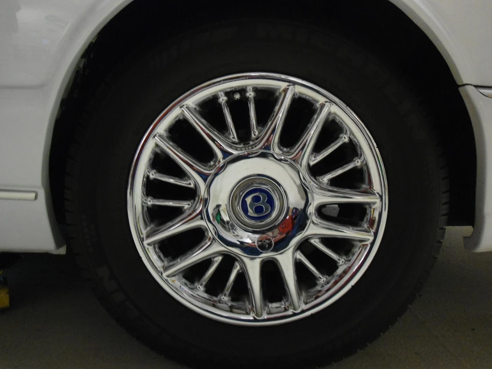 2001 Bentley Azure 1st Gen - Image 15 of 31