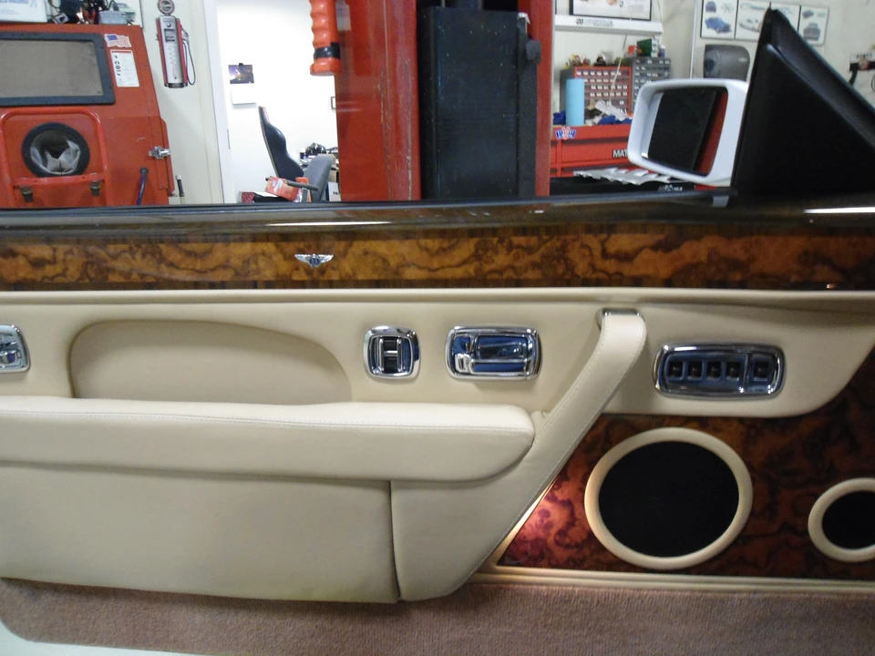 2001 Bentley Azure 1st Gen - Image 23 of 31