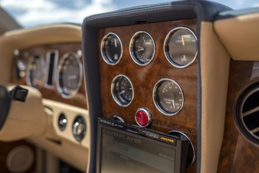 2001 Bentley Azure 1st Gen - Image 8 of 12