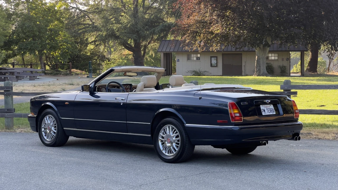 2001 Bentley Azure 1st Gen - Image 18 of 31