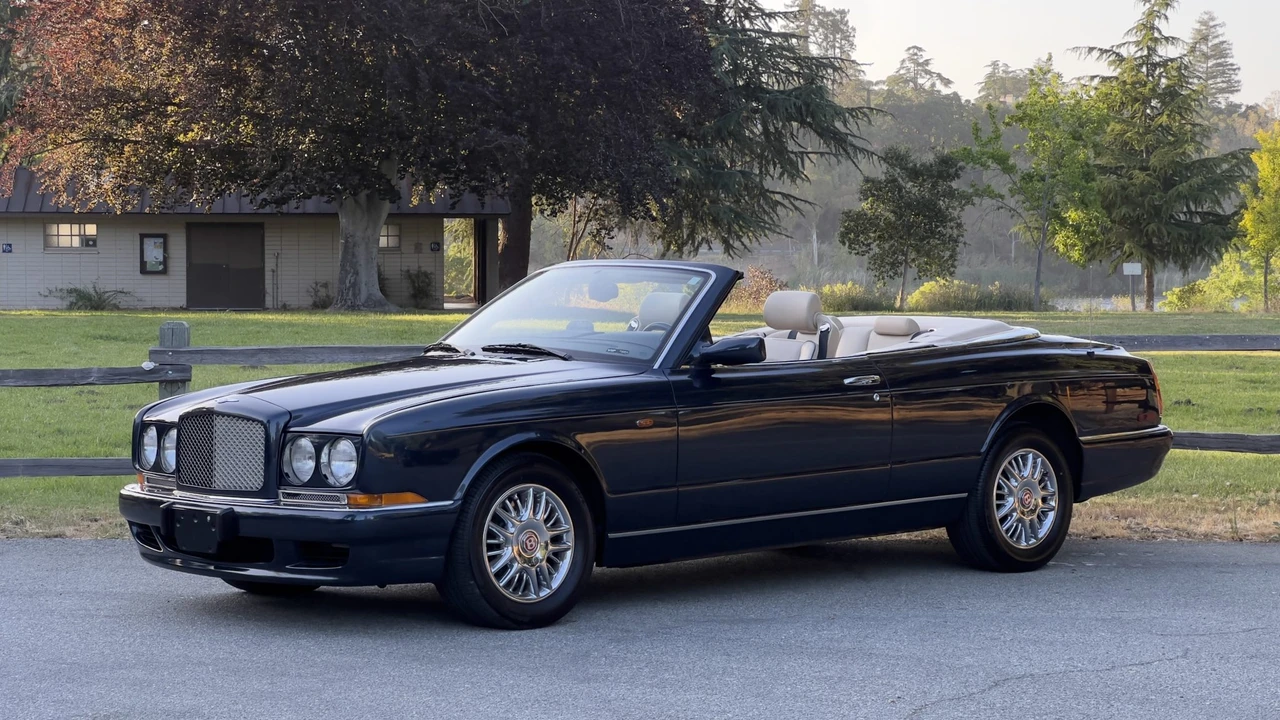 2001 Bentley Azure 1st Gen - Image 8 of 31
