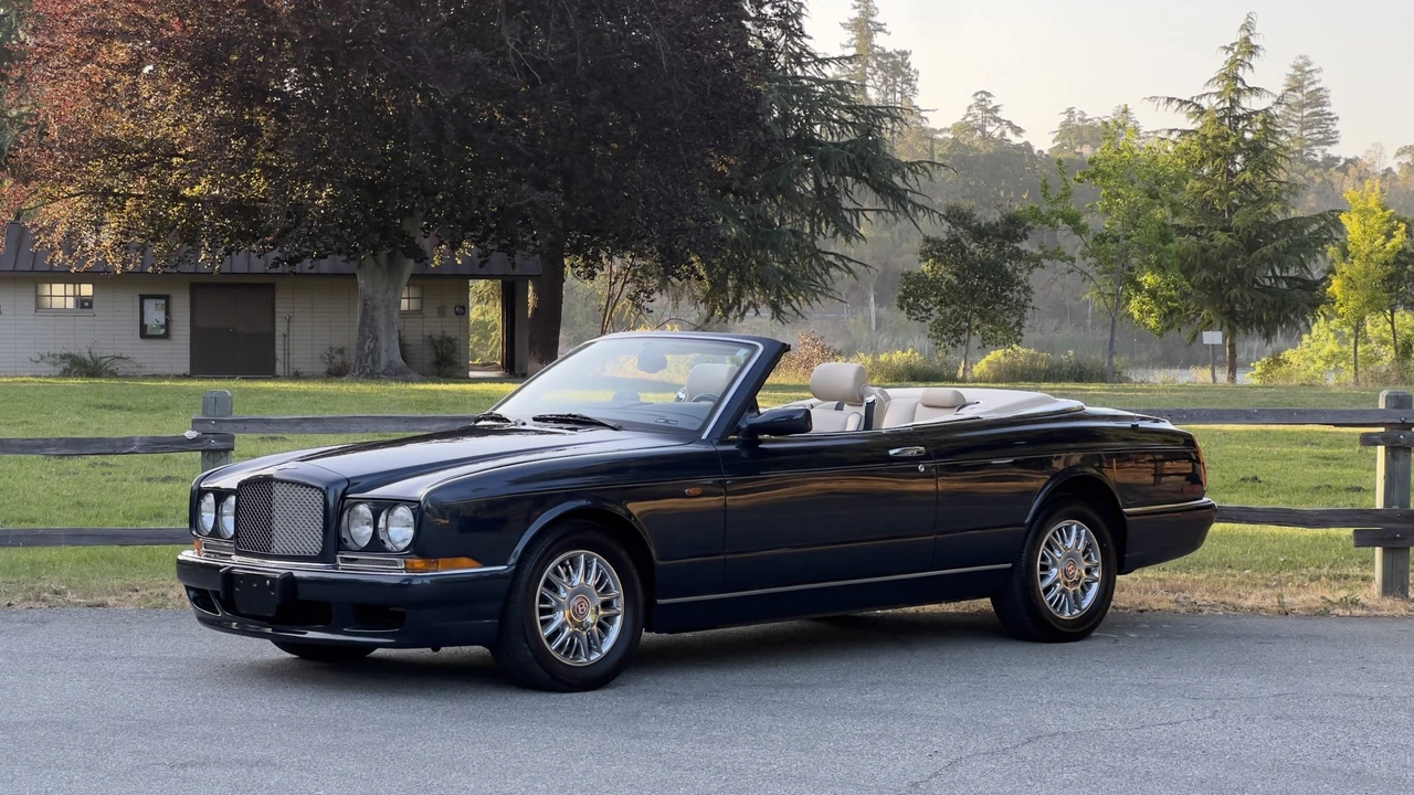 2001 Bentley Azure 1st Gen - Image 9 of 31