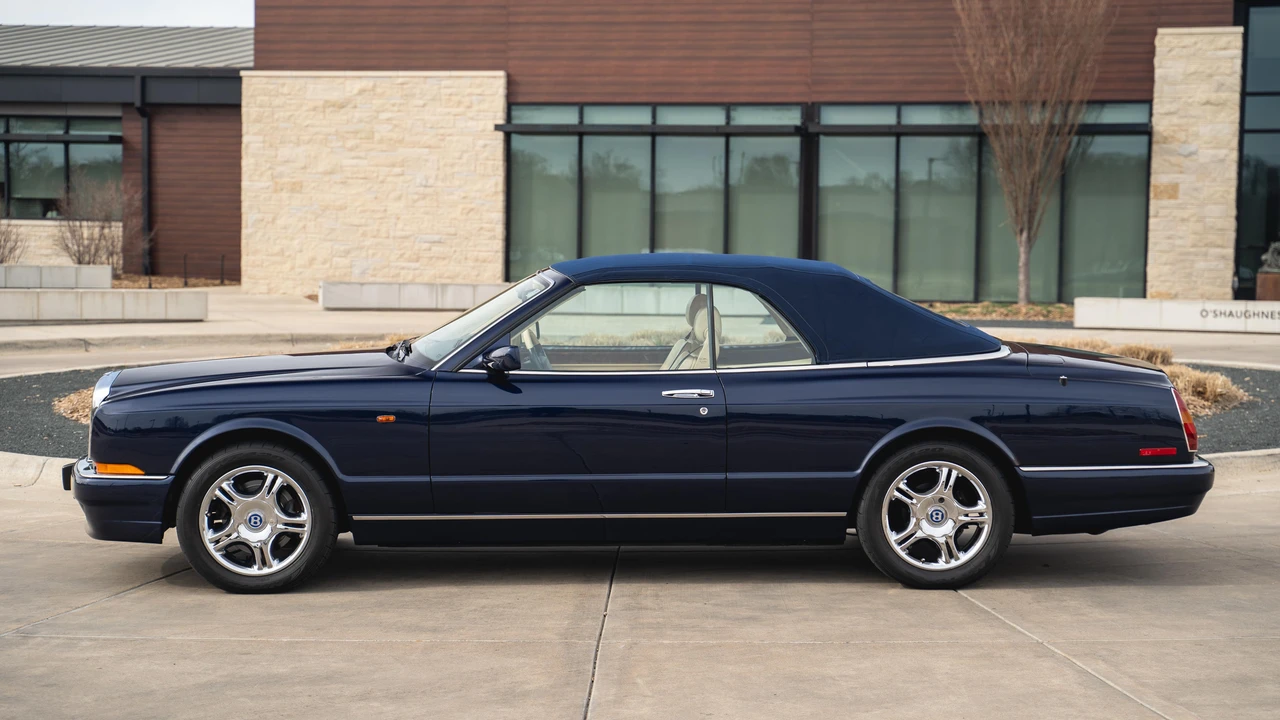 2001 Bentley Azure 1st Gen - Image 9 of 26