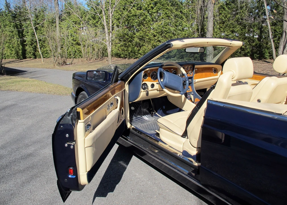 2001 Bentley Azure 1st Gen - Image 16 of 31