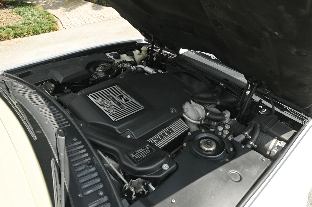 2001 Bentley Azure 1st Gen - Image 16 of 31