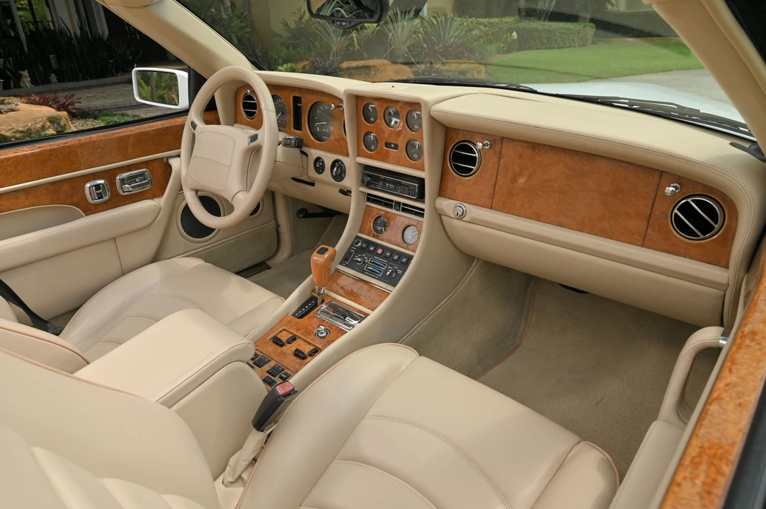 2001 Bentley Azure 1st Gen - Image 30 of 31