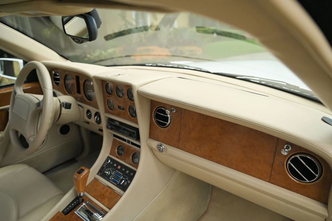 2001 Bentley Azure 1st Gen - Image 8 of 31