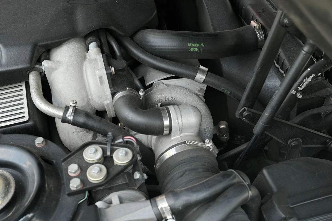 2001 Bentley Azure 1st Gen - Image 14 of 31