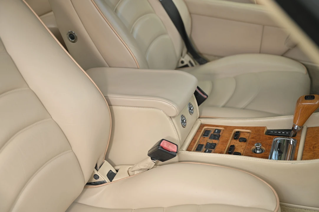 2001 Bentley Azure 1st Gen - Image 10 of 31