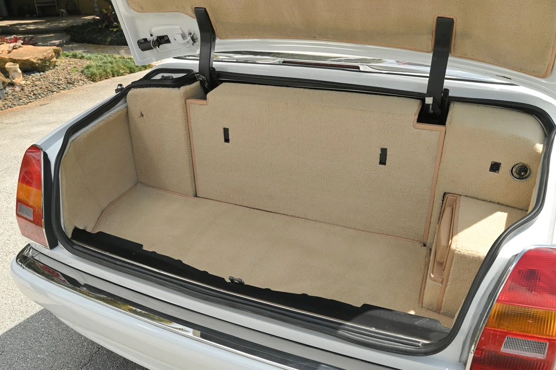 2001 Bentley Azure 1st Gen - Image 21 of 31