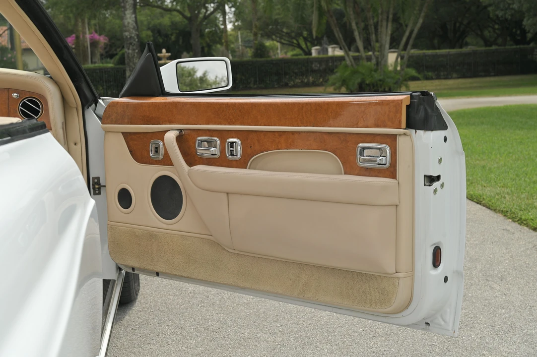 2001 Bentley Azure 1st Gen - Image 27 of 31