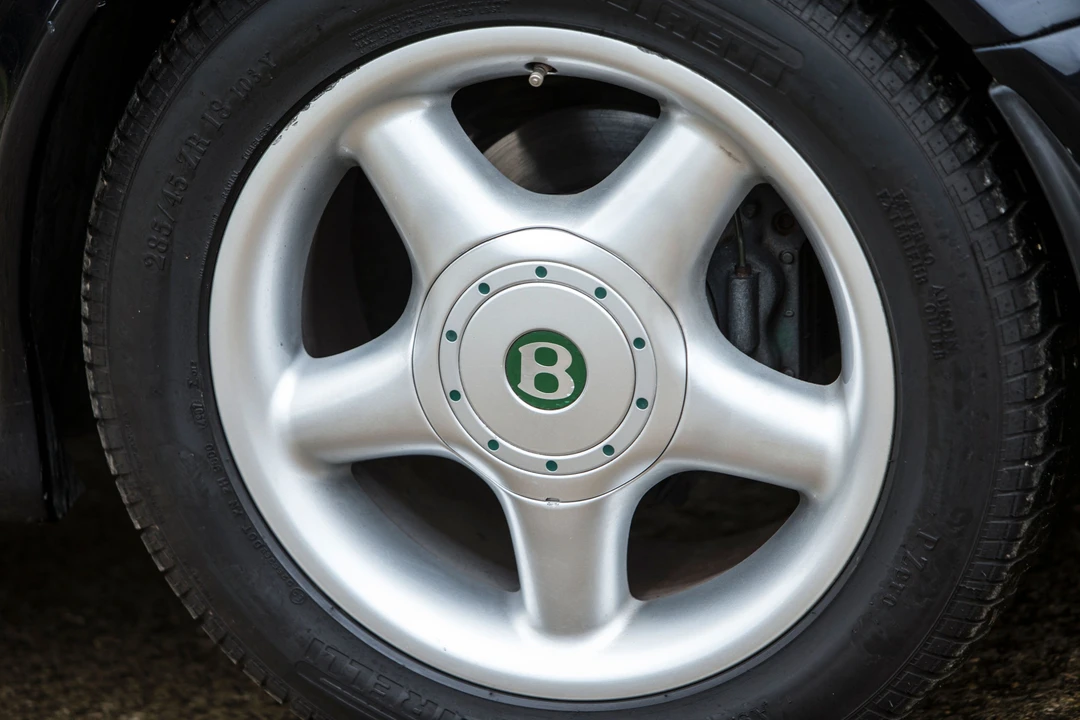 2001 Bentley Continental R - Image 2 of 19