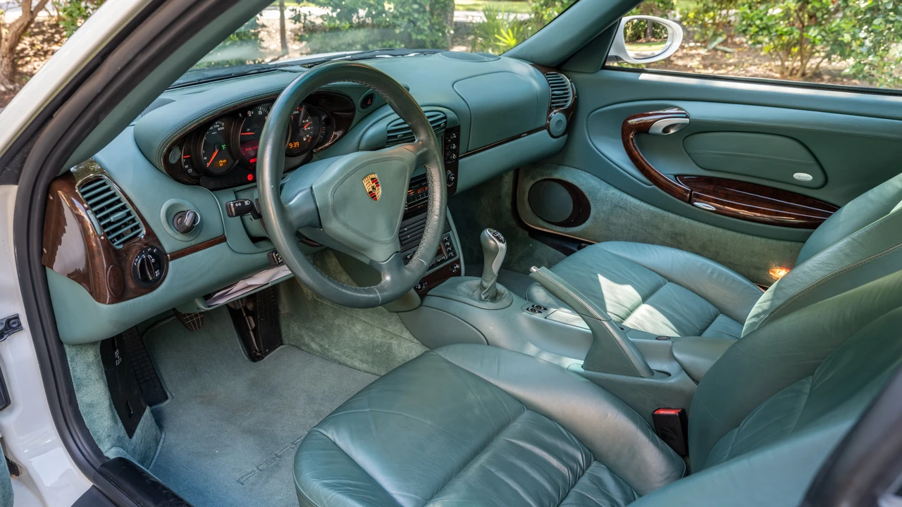 2001 Porsche 996 Turbo - Image 24 of 31
