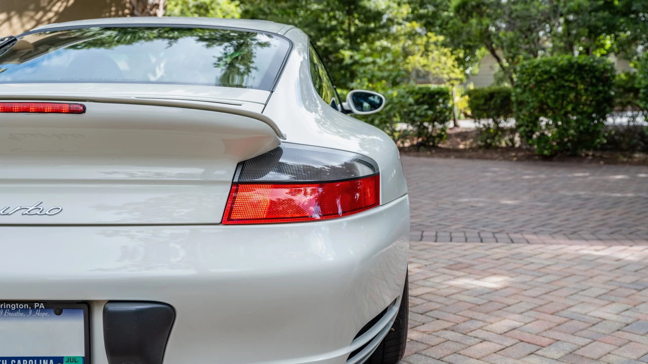 2001 Porsche 996 Turbo - Image 13 of 31