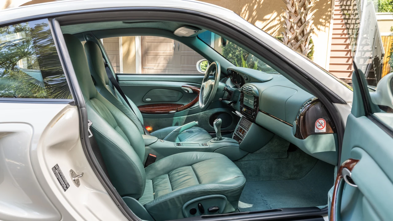 2001 Porsche 996 Turbo - Image 27 of 31