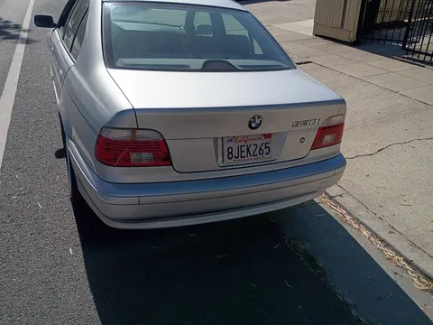 2001 BMW 530i