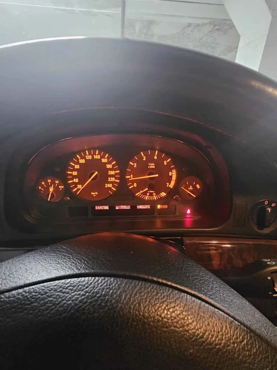2001 BMW E39 540i - Image 8 of 10
