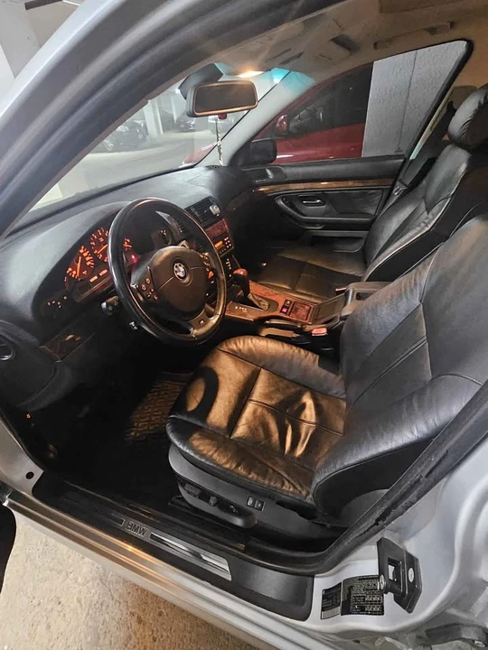 2001 BMW E39 540i - Image 9 of 10