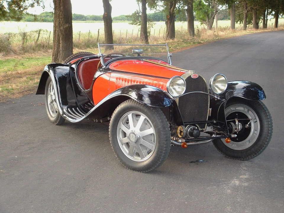 2001 Bugatti - Image 4 of 7