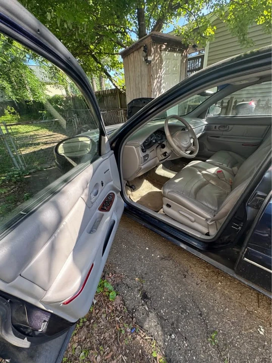2001 Buick Century - Image 9 of 11