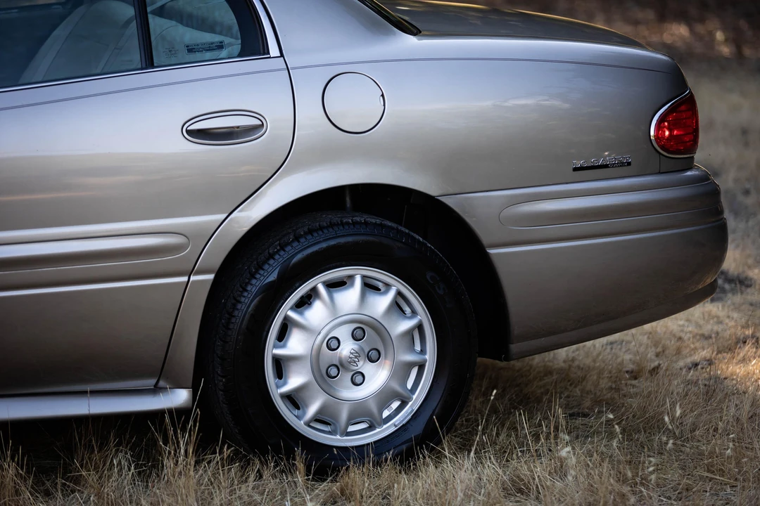 2001 Buick LeSabre - Image 18 of 31