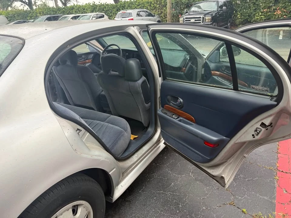 2001 Buick LeSabre - Image 10 of 15