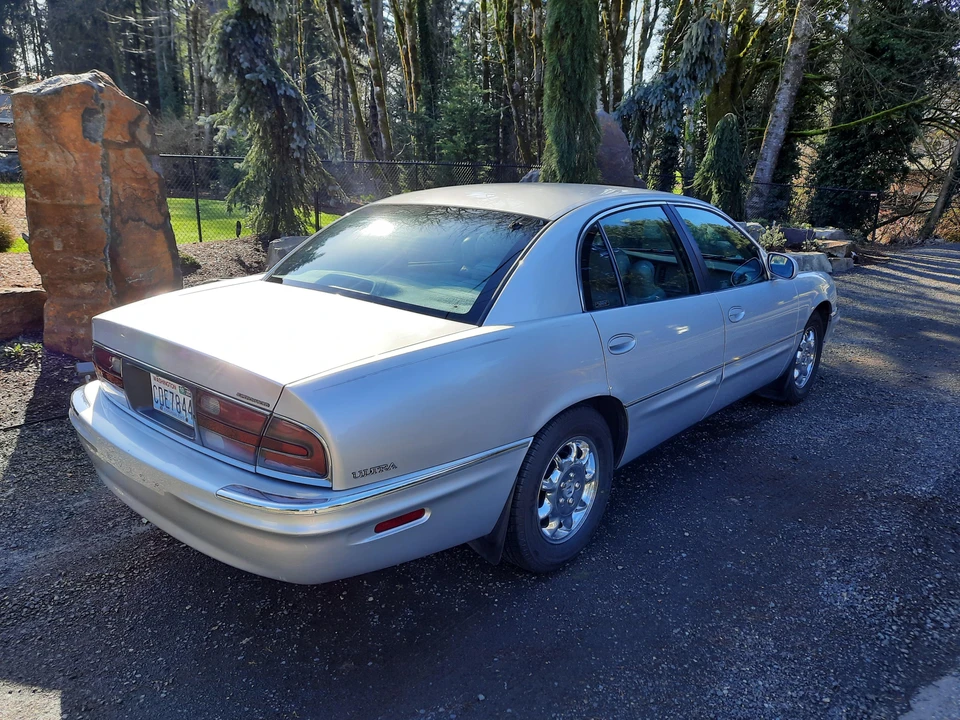 2001 Buick Park Avenue - Image 13 of 31