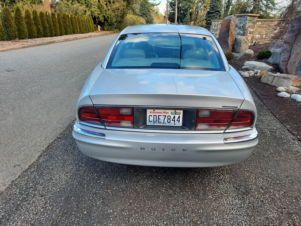 2001 Buick Park Avenue - Image 10 of 31