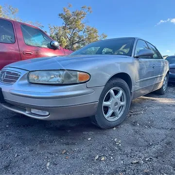 2001 Buick Regal Custom Sedan 4D