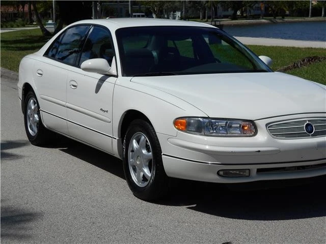 2001 Buick Regal - Image 3 of 12