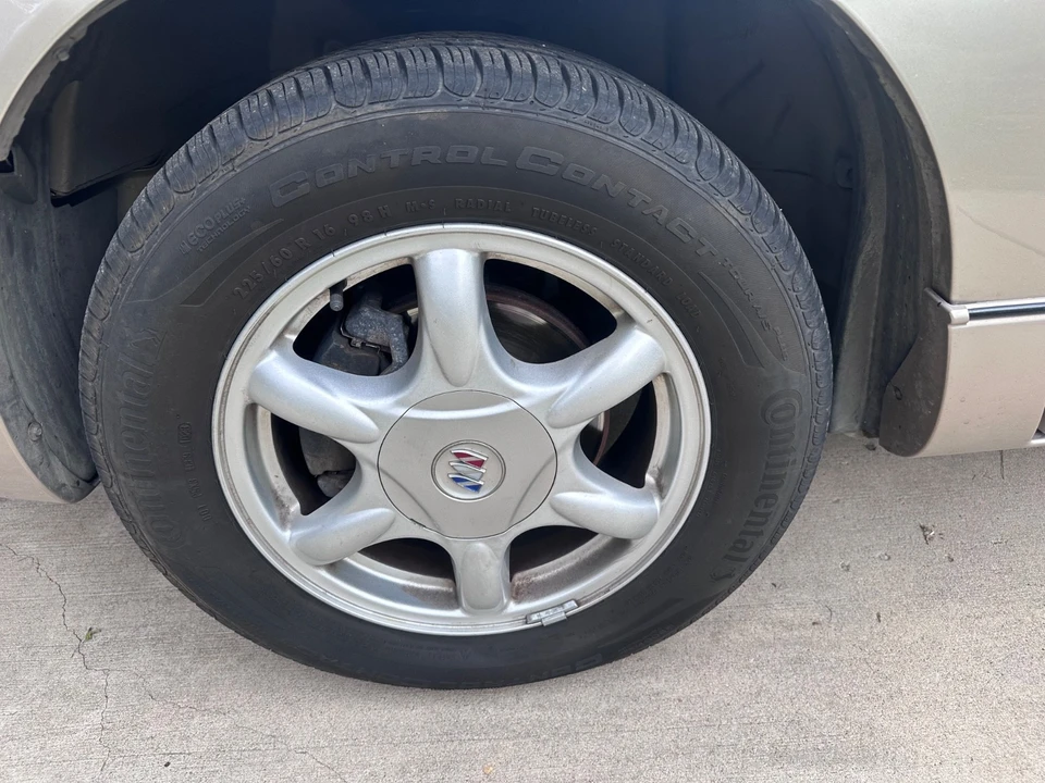 2001 Buick Regal - Image 11 of 12