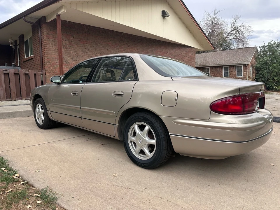 2001 Buick Regal - Image 2 of 12
