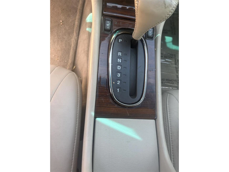 2001 Cadillac CTS - Image 21 of 27