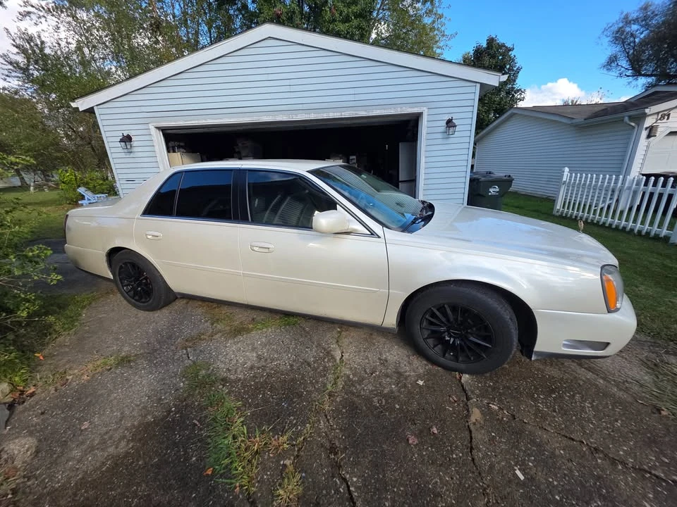 2001 Cadillac DeVille 8th Gen - Image 2 of 10