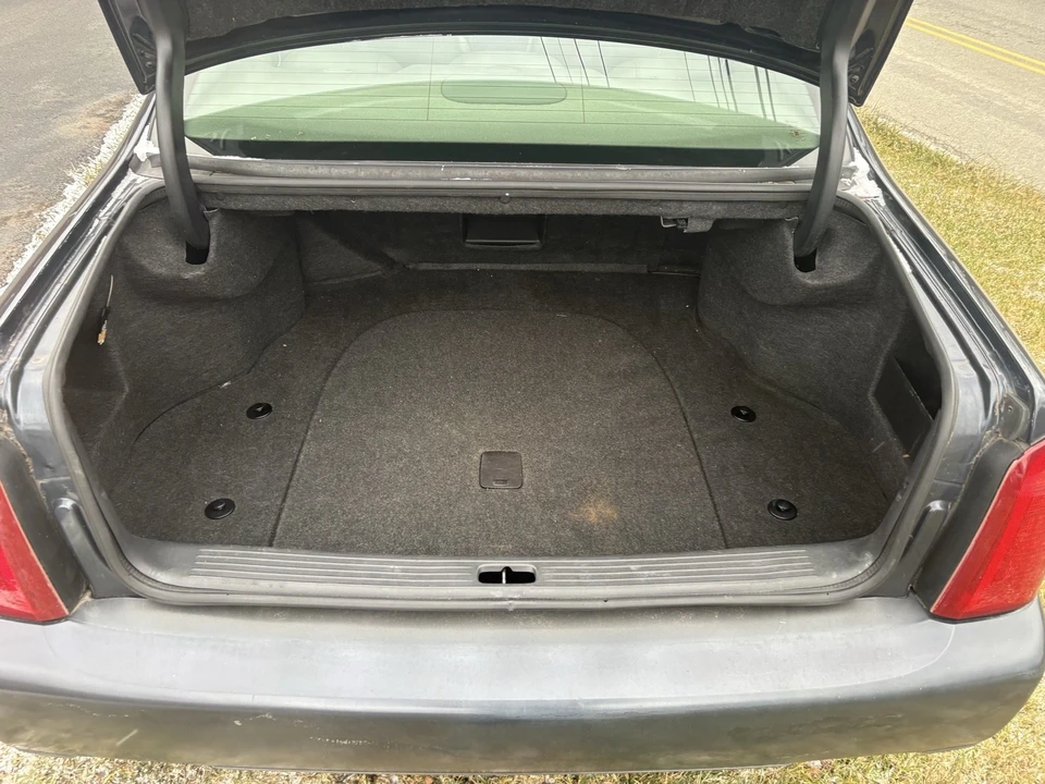 2001 Cadillac DeVille 8th Gen - Image 10 of 17