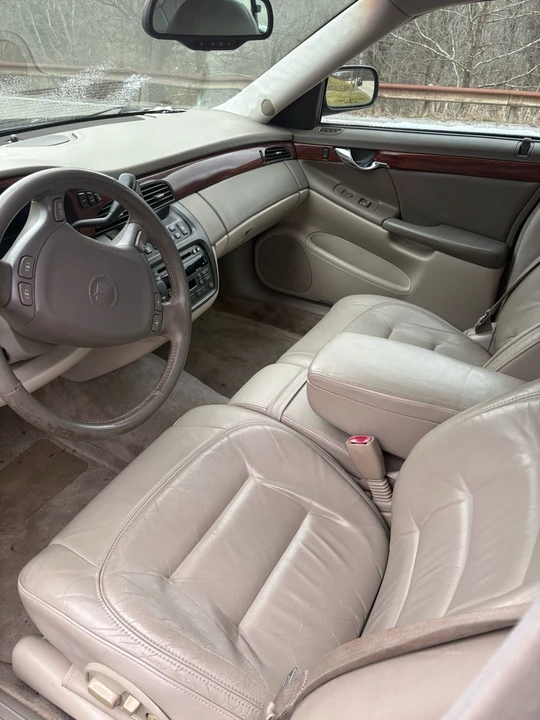 2001 Cadillac DeVille 8th Gen - Image 8 of 17