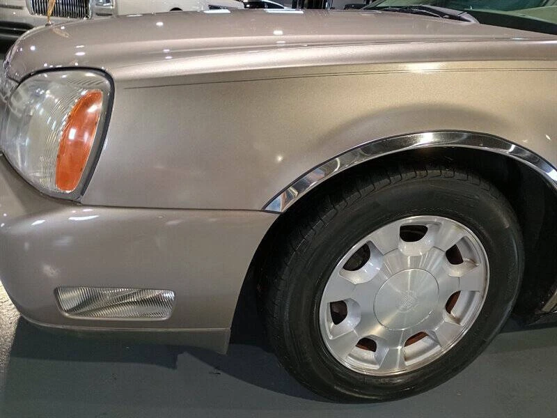 2001 Cadillac DeVille 8th Gen - Image 16 of 31